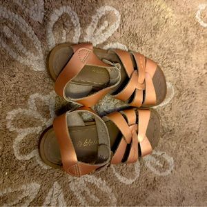 Salt water sandals youth sz 9